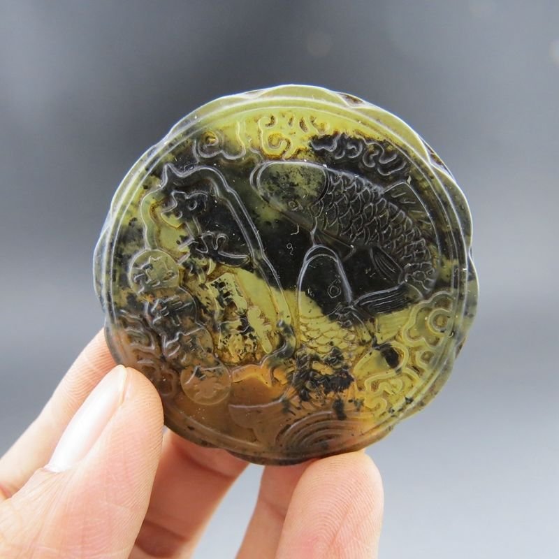 Antique Hand-Carved Chinese Medallion: Antique Hand-Carved Chinese Medallion.Size:47mm x 47mm