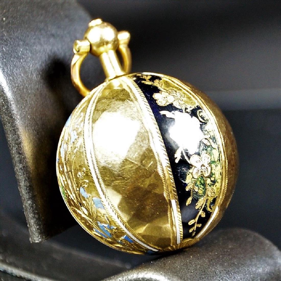 Montre de poche en or 18ct, émaillé (mangue) en forme (1 of 2)