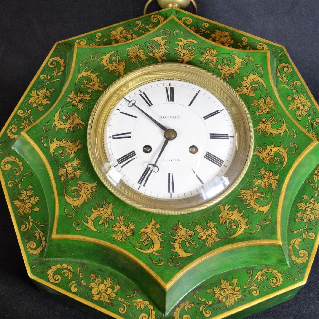 Pendule œil de bœuf en tôle peint, signé BOUVARD LYON, (1 of 1)