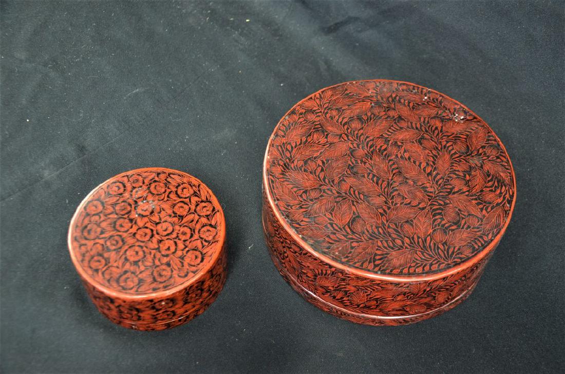 Lot de 2 boîtes rondes laquées avec très fins dessins (1 of 3)