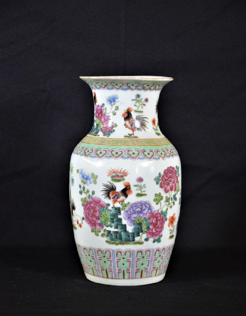 Vase chinois en porcelaine, décors peints de pivoines (1 of 1)