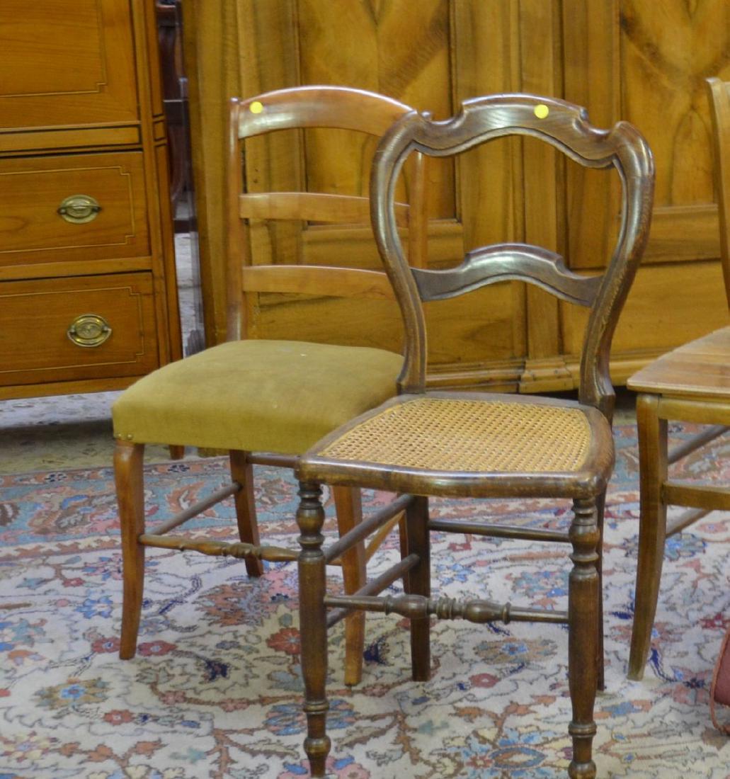 2 chaises.: 2 chaises.