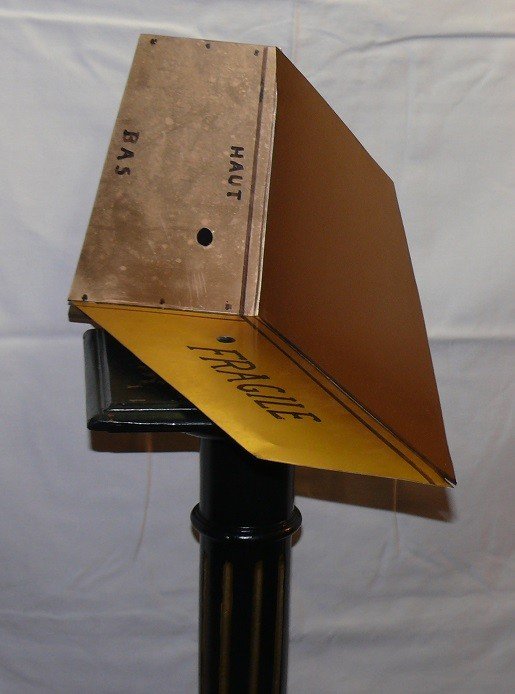 The rectangular box (1 of 1)