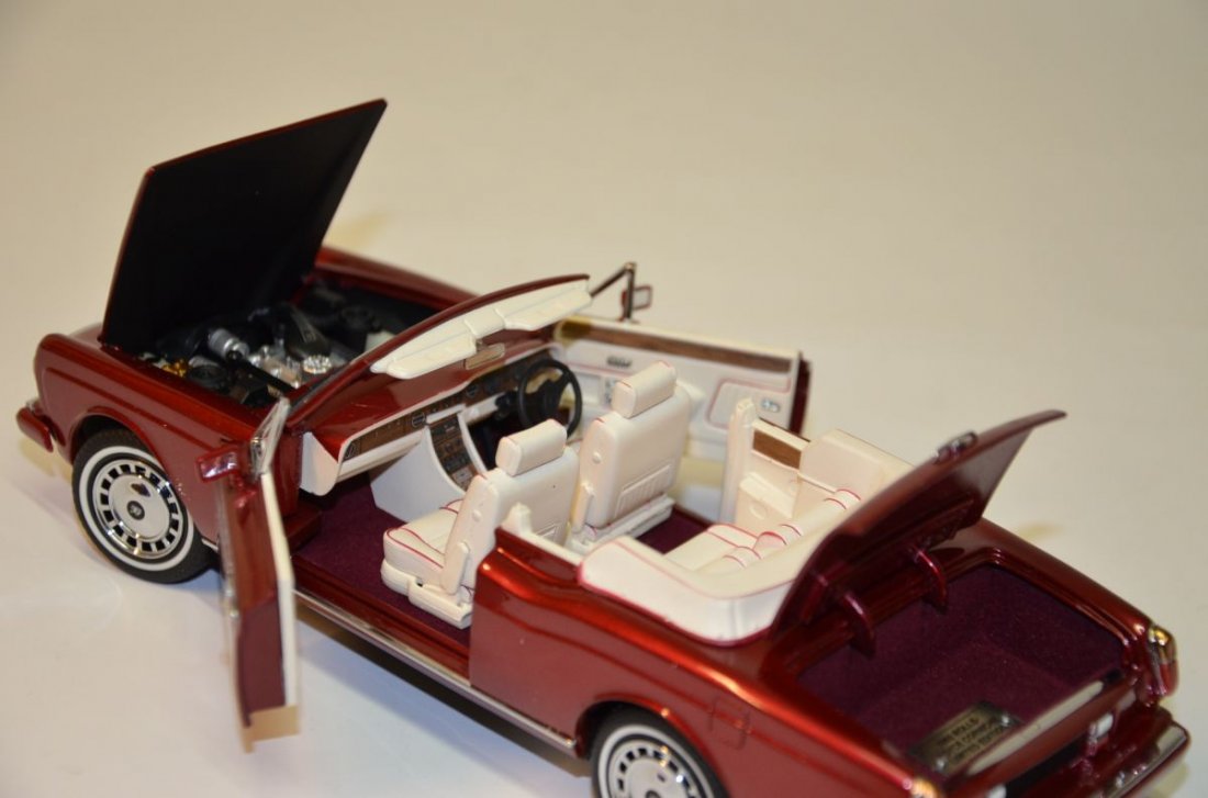 Franklin Mint 1992 Rolls Royce Corniche IV Mint in Box (1 of 2)