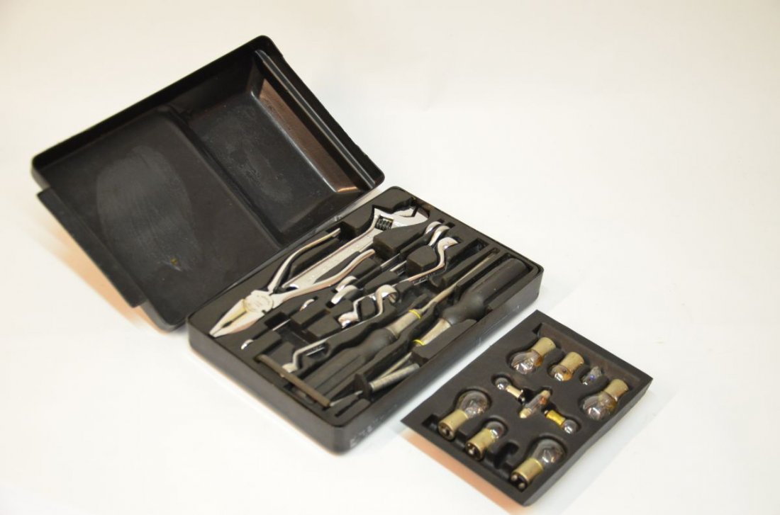 RARE ROLLS ROYCE TOOL KIT (1 of 3)