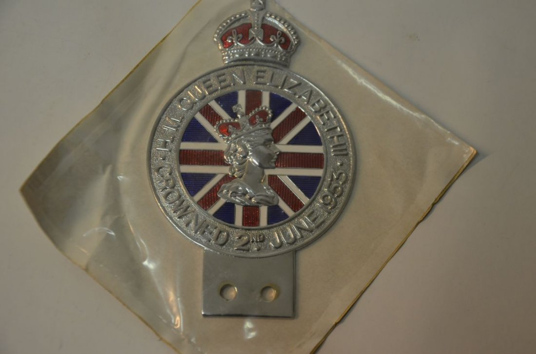 QUEEN ELIZABETH CAR BADGE - JAGUAR ROLLS ROYCE ASTON (1 of 1)