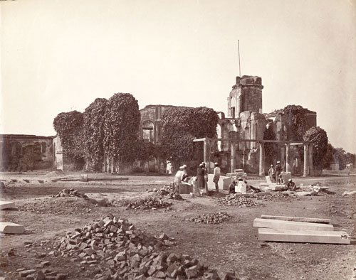 Bourne, Samuel & Charles Shepherd: Views of India: Selected views of landscapes, temples and towns in India. Mid 1860s-1870s. 7 albumen prints. Circa 23 x 29 cm. 3 with photographer's name/number in lower edge in the negative Bourne (1028, 1260, 1