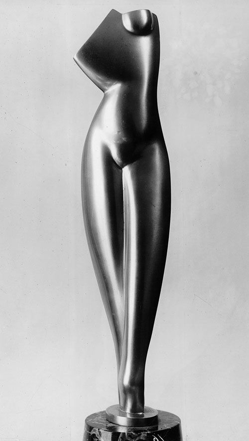 Archipenko, Alexander: Sculptures: Photographs of sculptures (1912-1922) by Alexander Archipenko. 1920s. 4 vintage gelatin silver prints. Circa 24,4 x 14,4 cm, 17 x 11,5 cm and 17 x 8 cm. Annotated in pencil and 1 photo with photograph