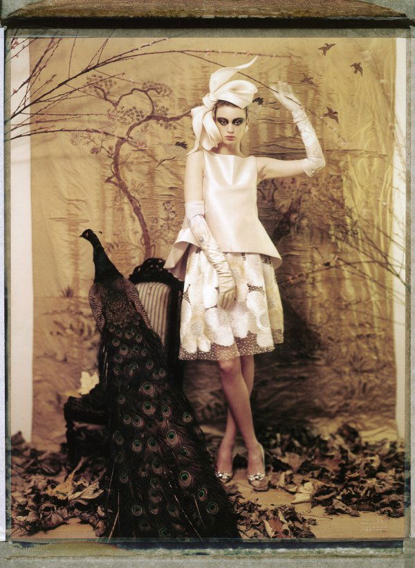 Naundorf, Cathleen: Saison japonaise, haute coutu: "Saison japonaise"', haute couture Valentino. Summer 2008. Shooting 15.2.2008, Cité Jandelle, Paris. 2008. Chromogenic color print from a color polaroid print. 63 x 46 cm (74,8 x 50 c