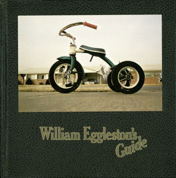 Eggleston, William: William Eggleston's Guide: William Eggleston's Guide. Essay by John Szarkowski. 110 p., 1 l. With 47 color plates after photographs by William Eggleston. 23,5 x 23,5 cm. Original leather-textured black cloth, spine and front co