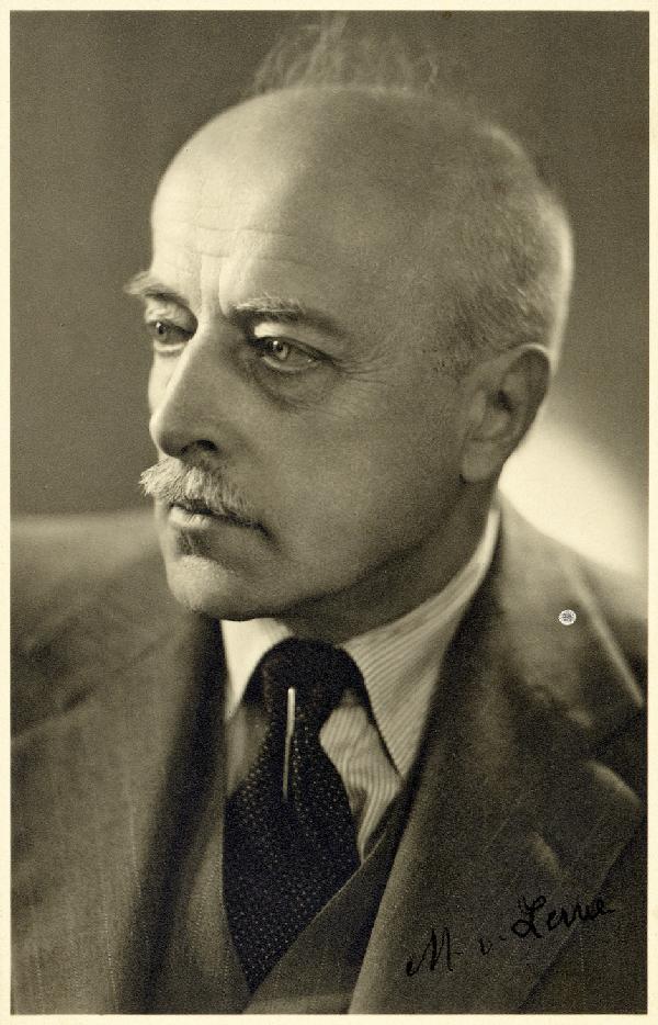 Laue, Max von: Sign. Portraetfoto