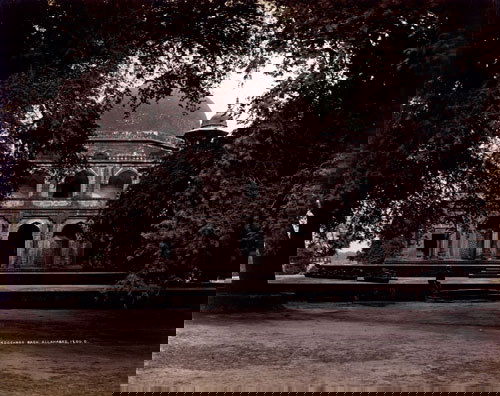 Bourne, Samuel & Charles Shepherd: India views: Views of towns, landscapes and temples in India. 1870s. 32 (6 by Bourne and Shepherd) albumen prints. Circa 23 x 28 cm and. Signed/titled and numbered in the negative in bottom left/right corner. Flus
