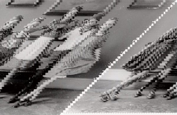 Sander, August: Children playing: Children playing. Late 1920s. 2 vintage warm-toned gelatin silver prints and 1 gelatin silver print/printed later by Gunther Sander. Each circa 11,5 x 17,3 cm. 2 with photographer's stamp and 1 an