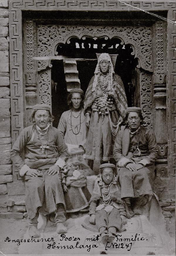 Tibet/Himalaya/Northern India: Views of Tibet and: Press agency: Otto Haeckel (1872 - 1945). Views of Tibet and Himalaya. 1920s. 7 vintage collodion paper prints and 11 vintage gelatin silver press prints. Each between circa 11,5 x 15,5 cm and 13 x 17