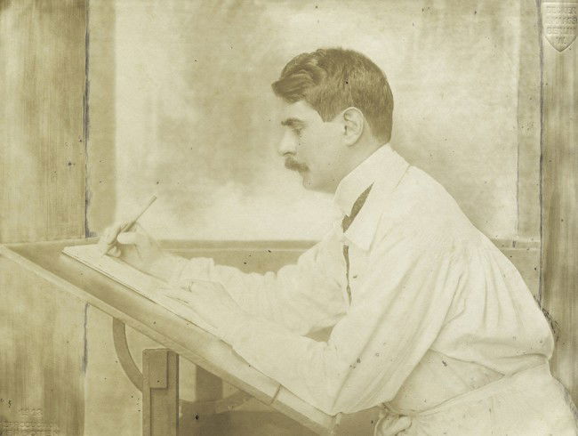 Baluschek, Hans: Various photos of Hans Baluschek: Photographer: Suse Byk, Becker & Maass. Collection of private and professional photographs of the Berlin Secessionist painter Hans Baluschek and his family. Circa 1902 - 1930s. 18 vintage gelatin silv