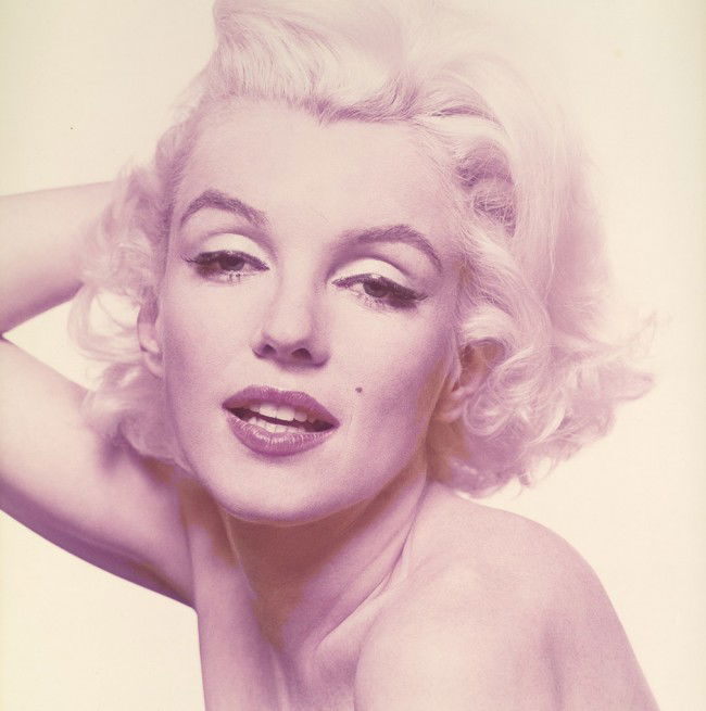 Stern, Bert: Marilyn Monroe - Last Sitting: Marilyn Monroe - The Last Sitting. 1962/printed later. Chromogenic color print on Kodak paper. 48 x 48 cm (61 x 50,5 cm). Signed and editioned 93/250 by the photographer in black marker in lower margi