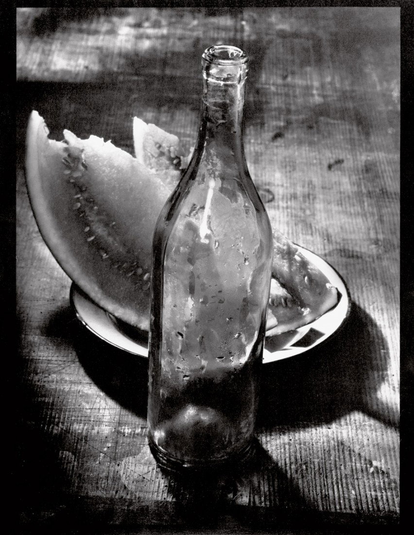 Sudek, Josef: Untitled: Sudek, Josef. 6 l. brochure written by Anna Farova with 12 off-set prints after photographs by Josef Sudek in an original illustrated silver folding slipcase (bumped edges, small tears, signs of use).