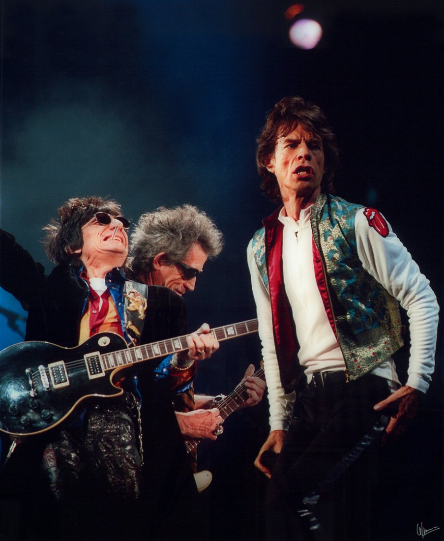 Lefranc, David: The Rolling Stones on stage: The Rolling Stones on stage at Giants Stadium, New Jersey. 1997/printed later. Large-format digital color print with Diasec mounting. 80,3 x 66 cm. Signed by the photographer in white marker in lower 