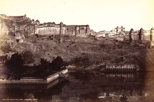 Bourne, Samuel & Charles Shepherd: Views of India: Selected views of India and Indonesia. 1860s/1890s. 23 albumen prints and 4 collodion paper prints. Circa 24 x 28,5 cm and 28 x 22 cm. Some with photographer's name/number and title in lower edge