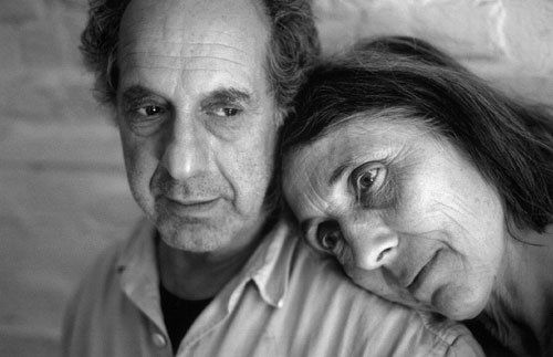 Schulze Eldowy, Gundula: Robert Frank and his wif: Robert Frank and his wife June Leaf. 1990/printed later. Lambda print on Fuji Color Professional paper. 27,9 x 42,9 cm (30,4 x 45 cm). Signed, annotated and dated by the photographer in pencil on the