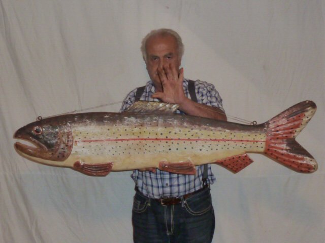 CARVED AND PAINTED WOOD "FISH" TRADE SIGN (1 of 5)