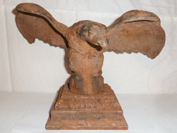 19th c iron eagle with spread wings detachable base (1 of 6)