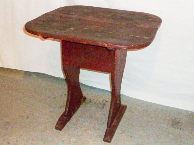 Circa 1800 diminutive Hutch table (1 of 8)