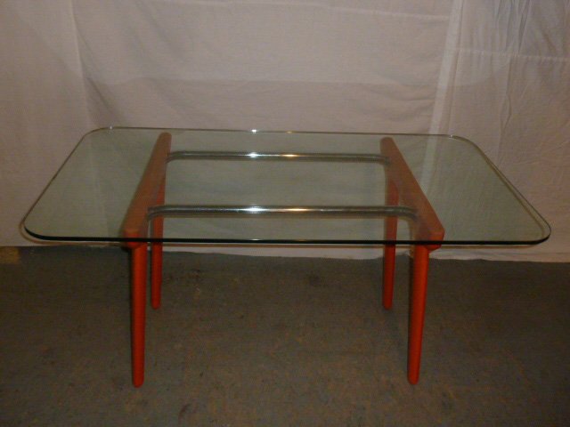 Mid-century table Michael Young Magis model MY082: Mid-century modern rectangular table constructed of injection-molded polypropylene base with steel connecting tube. Made in Italy. Designed by Michael Young for Magis. Model MY082. Tempered glass top.