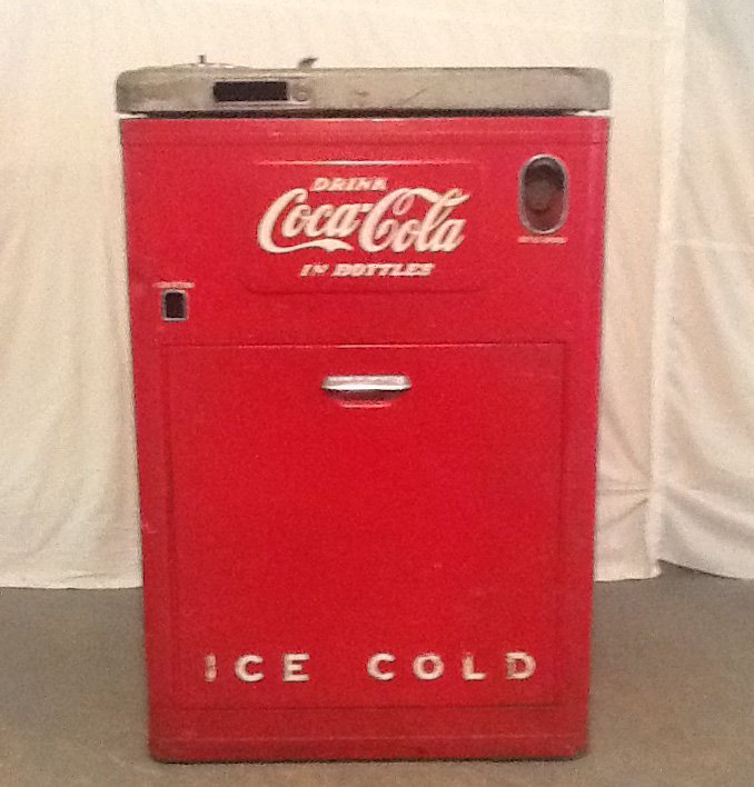 c1950s "Vendo" Coca-Cola coin-op original paint (1 of 8)