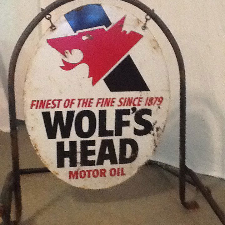 vintage freestanding metal Wolf's Head Motor Oil sign (1 of 4)