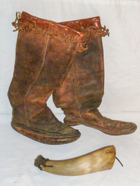 pair 19th century high-top moccasins & powder horn (1 of 10)