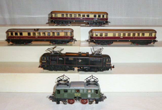3 Trix TTR Diesel Flier 2 Coach Unit Bo-Bo Electric & (1 of 10)