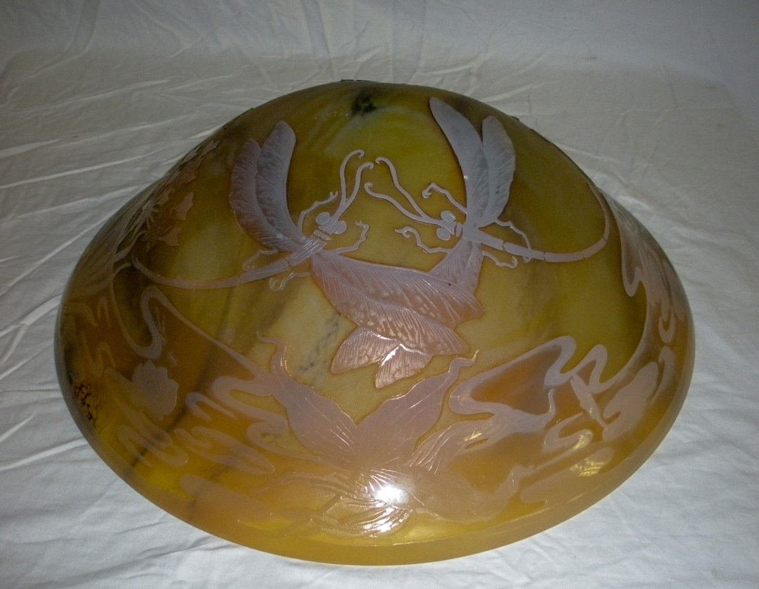 Galle Dragonfly Acid Etched Shade: Measures 18" across , no damage. As found estate condition . Please use photos as part of the description. The absence of a condition report does not guarantee excellent condition. Please contact us f