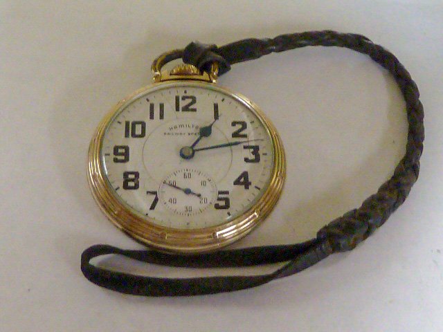 Hamilton Open Face Pocket Watch Railway Special: 21 Jewel movement, working condition. As found estate condition . Please use photos as part of the description. The absence of a condition report does not guarantee excellent condition. Please contact