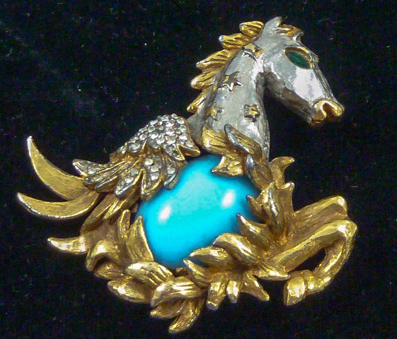 Vintage Kenneth Jay Lane /KJL Pegasus Brooch (1 of 4)