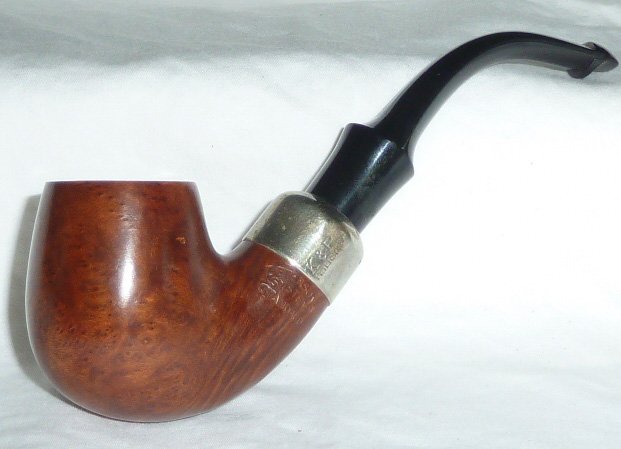 Peterson (314) Smooth Briar Unsmoked: Measures 5 1/4" P-Lip. As found estate condition . Please use photos as part of the description. The absence of a condition report does not guarantee excellent condition. Please contact us for an in h