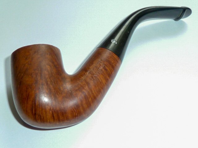Peterson Kildare 338 Pipe Smooth Finish Briar: Peterson's Pipe Kildare marked 338. Made in Ireland , 5Â” long .As found estate condition . Please use photos as part of the description. The absence of a condition report does not guarantee excell