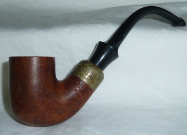 Peterson Smoking Pipe 313 Smooth Briar: Peterson's Pipe 313 51/2” Standard System, Smooth Briar As found estate condition . Please use photos as part of the description. The absence of a condition report does not guarantee excellent condi