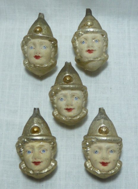 5 Victorian Glass Ornaments Child's Heads Clown Costume: Magnificent Set Of Victorian Fine Glass Ornaments. Ornaments Are Hand Painted, full 3-dimensional Child's Head with Glitter Trim wearing a clown hat , with ruffled collar costume. Metal Hanger Clips H