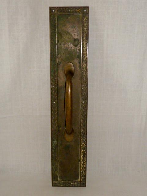 Bronze Antique Ornate Door Pull Yale & Towne: Antique Bronze Door Pull. Ornate Antique Architectural Hardware Bronze Door pull Measures 20” By 4” and is heavy Bronze Marked On Back Y & T . We Chose to Leave The over 100 Year Old Patin