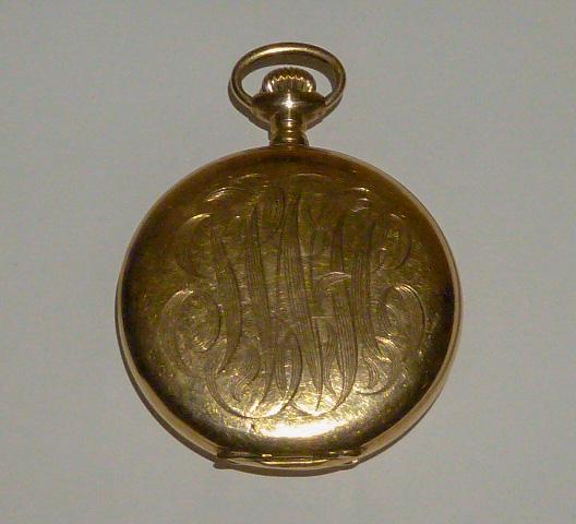 Waltham 14kt G.F. Hunter Case Pocket Watch: Porcelain dial, Roman numerals and red numbers above (5-60) . Swept second hand. Measures 1 7/8" across . Running.... As found estate condition . Please use photos as part of the description. The abse