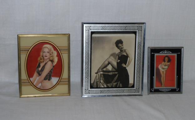 Three Vintage Picture Frames 1930: 1930's Art Deco Style Picture Frames , Frames measure 8 “ by 10 “ , 6” by 8” and 15 ½ “ by 17 “. All are Metal and have back Easel . Used . As found estate condition . Please use photos a