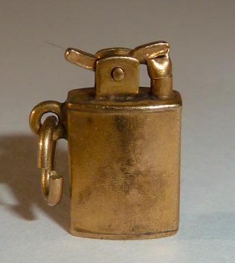 10kt 3D Movable Articulate Gold Cigarette Lighter Charm (1 of 4)