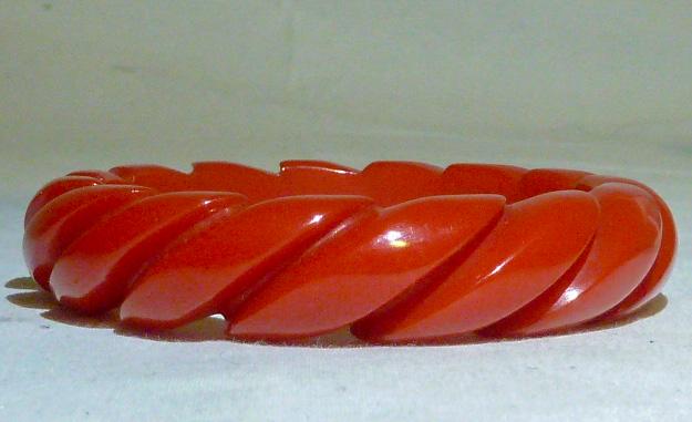 Vintage Bakelite Bangle Cherry Red Twist Bracelet (1 of 3)