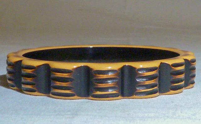 Vintage Carved Bakelite Bangle Bracelet (1 of 4)