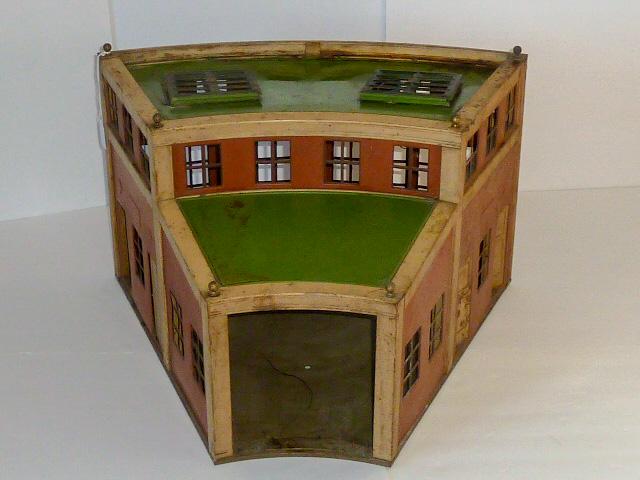 Lionel Pre-war 444 Standard Gauge Roundhouse (1 of 6)