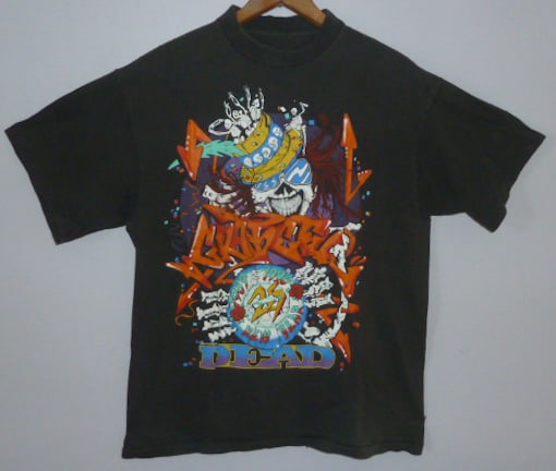 Grateful Dead - Reonegro - New Years Eve - 25th Anniversary Tour - 12/31/89 - 1/1/90 - T-Shirt: Original - Reonegro - Grateful Dead - New Years Eve - 25th Anniversary Tour - Dec. 31st. 1989 - Jan. 1st. 1990 - T-Shirt. Large size. No Holes or Rips. Used but not abusedâ€¦ As found estate condi