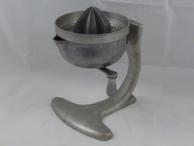 MID CENTURY ALUMINIUM TABLE TOP JUICER/REAMER (1 of 4)