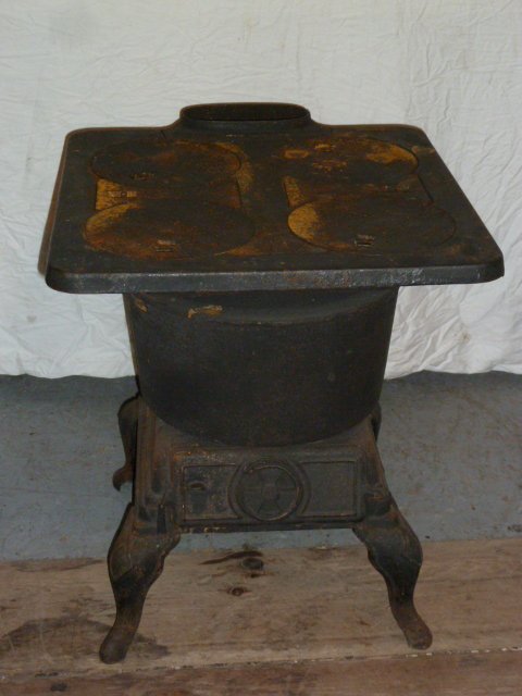 CAST IRON ANTIQUE CABOOSE STOVE (1 of 4)