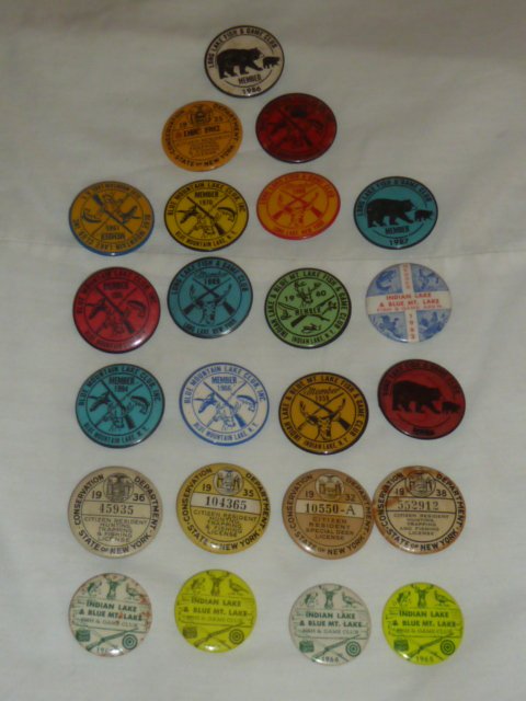 COLLECTION HUNTING - CONSERVATION BADGES: SHOWING A COLLECTION OF HUNTING AND CONSERVATION BADGES 1930'S - 1980'S . PLEASE USE PHOTOS AS PART OF THE DESCRIPTION. THE ABSENCE OF A CONDITION REPORT DOES NOT GUARANTEE EXCELLENT CONDITION.PLEASE